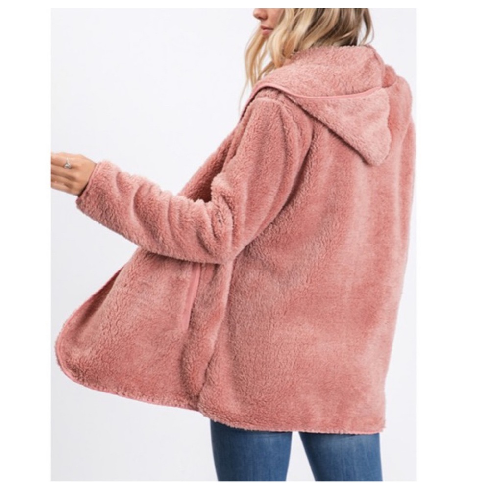 Beautiful hooded Sherpa jacket with pockets - Picture 6 of 8